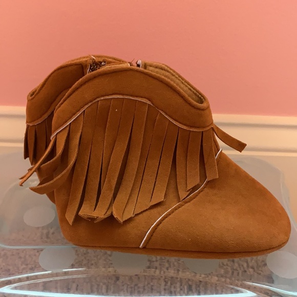 BUNDLE - Baby Fringe Boots - Picture 3 of 5